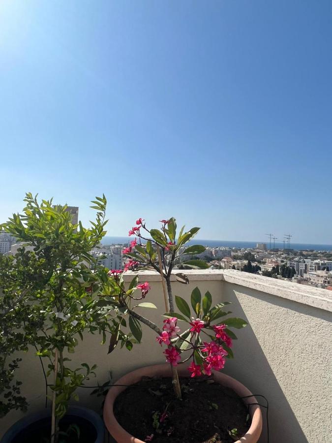 סטודיו חדש ויפה עם נוף לים Apartment Netanya Exterior photo