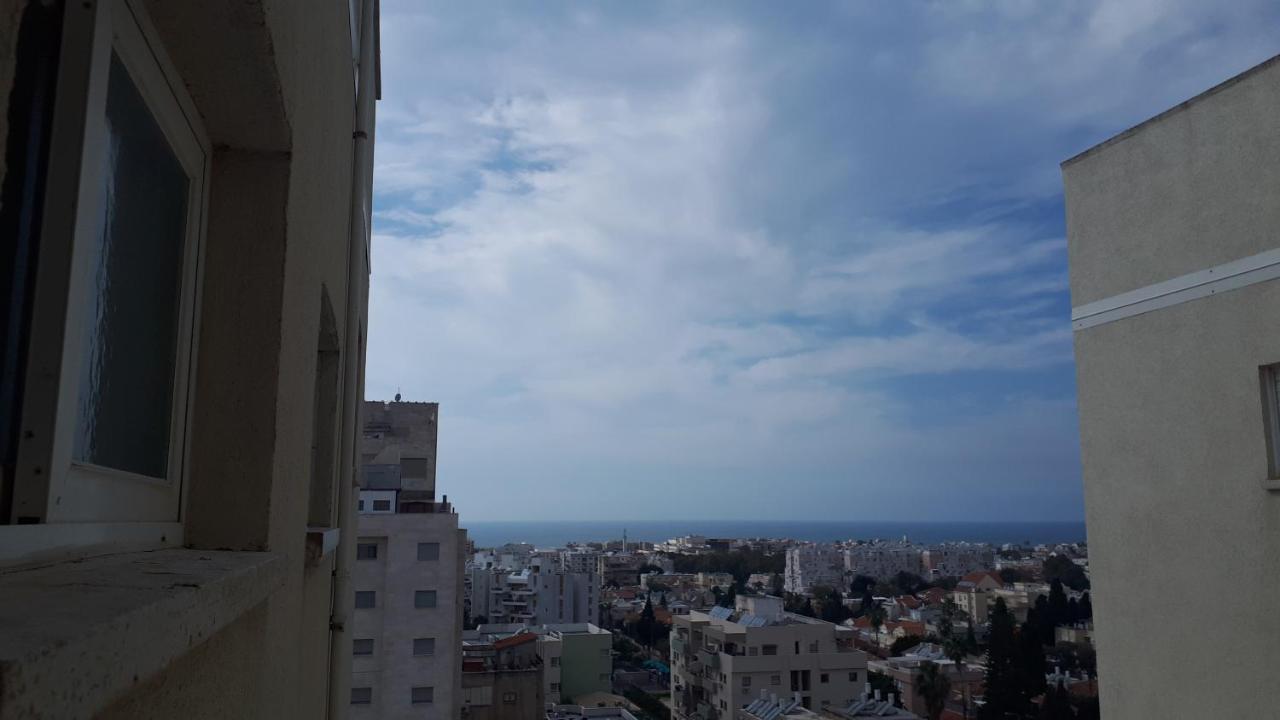 סטודיו חדש ויפה עם נוף לים Apartment Netanya Exterior photo